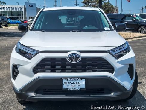 Used 2024 Toyota RAV4 LE AWD/4WD image 5