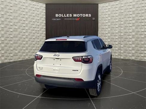 Certified 2022 Jeep Compass Latitude image 5