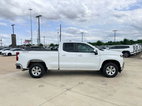 Used 2021 Chevrolet Silverado 1500 LT w/ Safety Package II AWD/4WD image 4