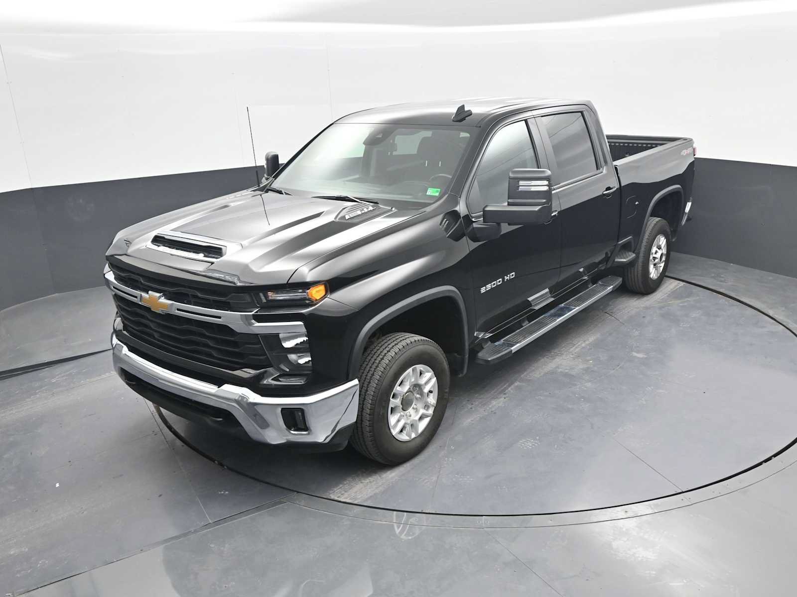 Used 2025 Chevrolet Silverado 2500 LT w/ Convenience Package AWD/4WD image 38
