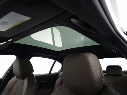 New 2026 BMW 550e xDrive image 13