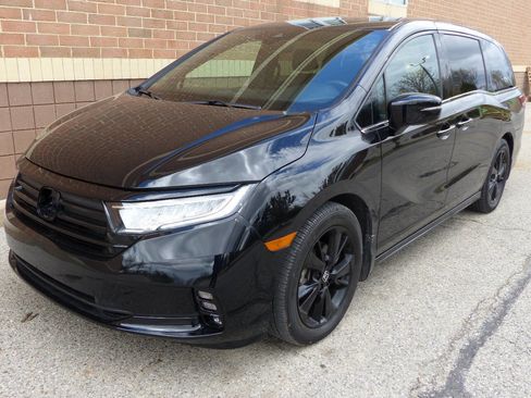 Used 2024 Honda Odyssey Sport image 5