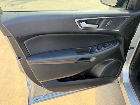 Used 2022 Ford Edge SEL image 12
