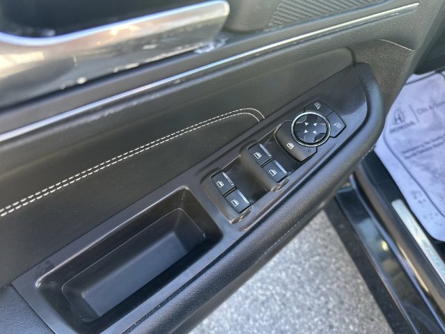 Used 2017 Ford Edge Titanium w/ Equipment Group 301A AWD/4WD image 23