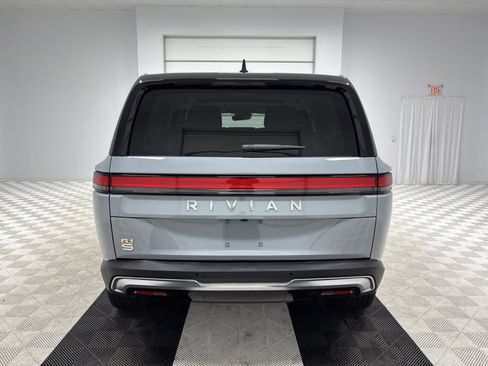 Used 2024 Rivian R1S Adventure image 4