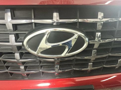 Used 2025 Hyundai Venue SEL FWD image 10