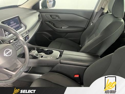 Used 2025 Nissan Rogue S FWD image 9