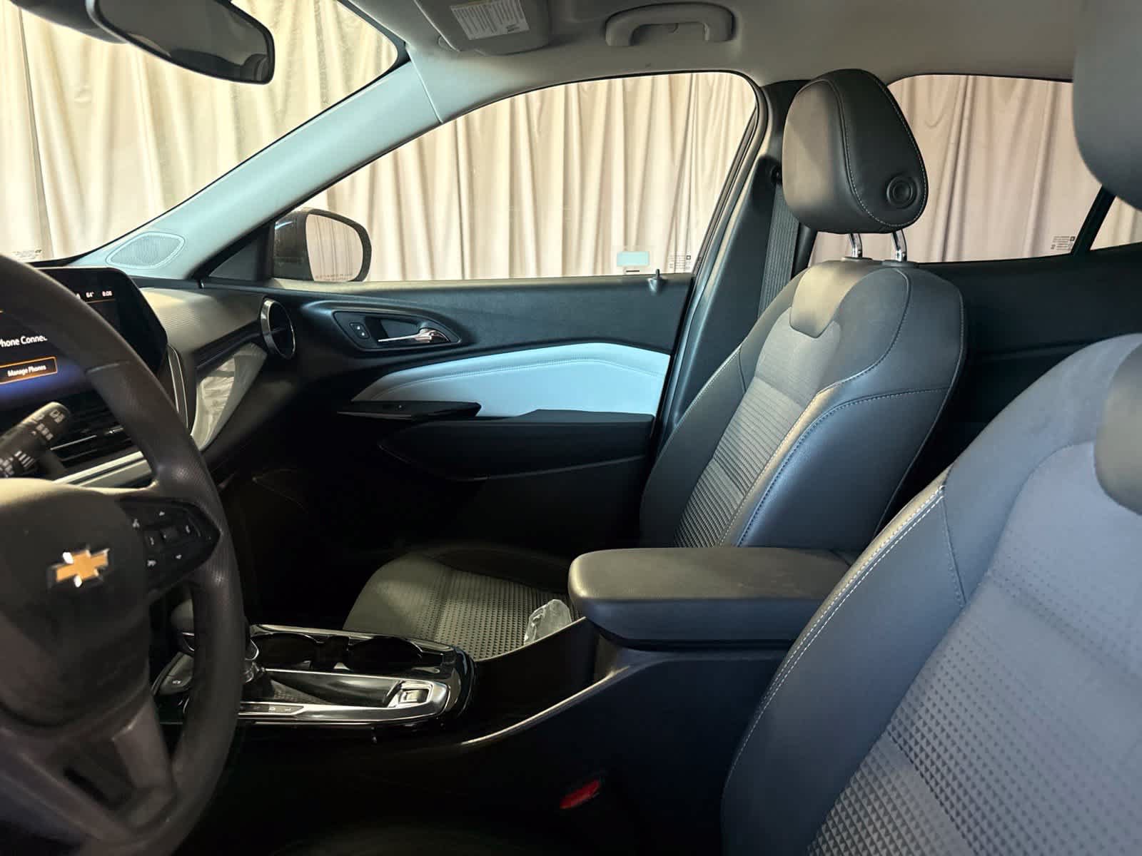 Used 2024 Chevrolet Trax LT FWD image 20