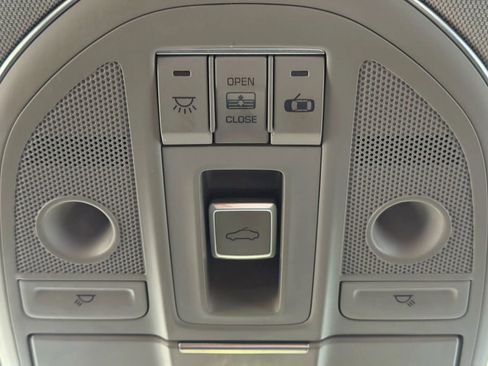 Used 2018 Genesis G80 3.8 w/ Option Group 02 image 23