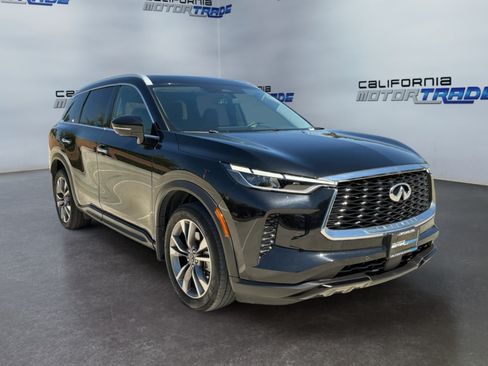 Used 2023 INFINITI QX60 Luxe w/ Cargo Package FWD image 3
