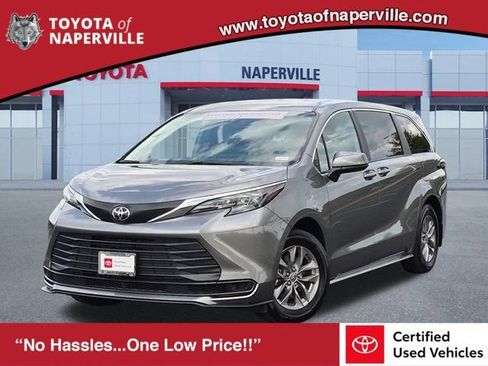 Certified 2026 Toyota Sienna LE AWD/4WD image 1