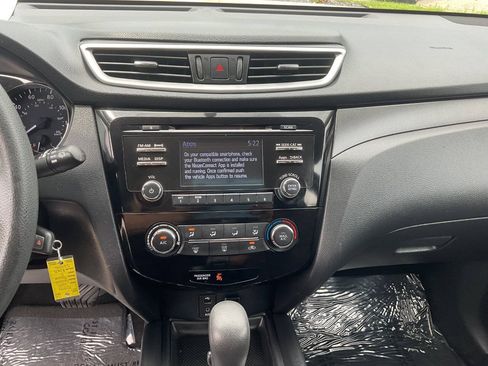 Used 2015 Nissan Rogue S AWD/4WD image 21
