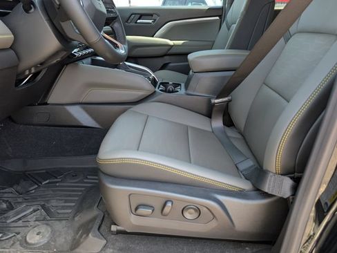 New 2026 Chevrolet Colorado ZR2 w/ ZR2 Bison Edition AWD/4WD image 9