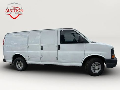 Used 2008 Chevrolet Express 2500 RWD image 4