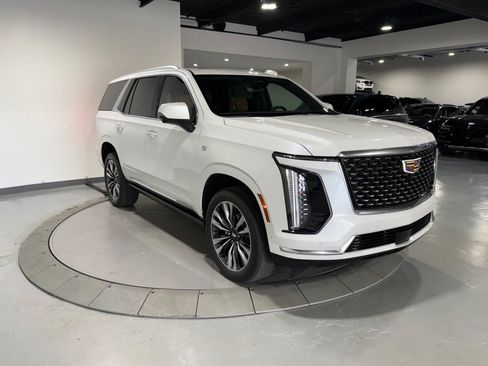 Used 2025 Cadillac Escalade Premium Luxury w/ Touring Package AWD/4WD image 8