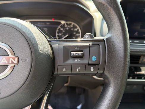 Used 2023 Nissan Rogue SV FWD image 23