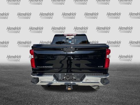 Used 2024 Chevrolet Silverado 2500 LTZ w/ LTZ Convenience Package image 8