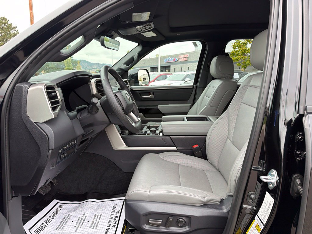 Used 2025 Toyota Tundra Limited AWD/4WD image 23