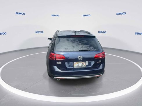 Used 2017 Volkswagen Golf Alltrack S image 7