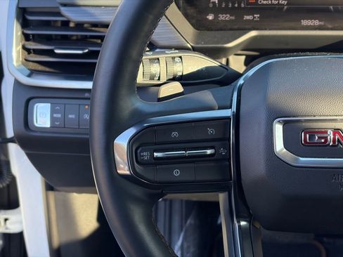 Used 2024 GMC Acadia AT4 w/ Luxury Package image 17