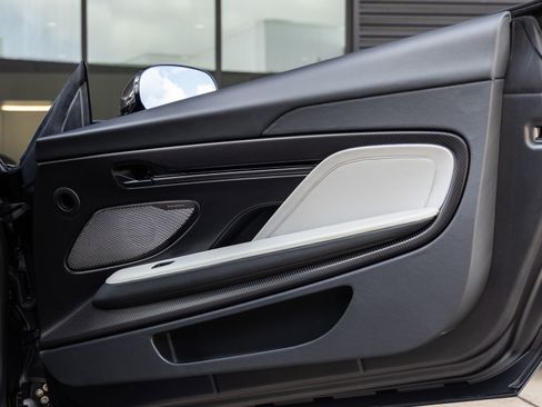 Used 2025 Aston Martin Vanquish image 58