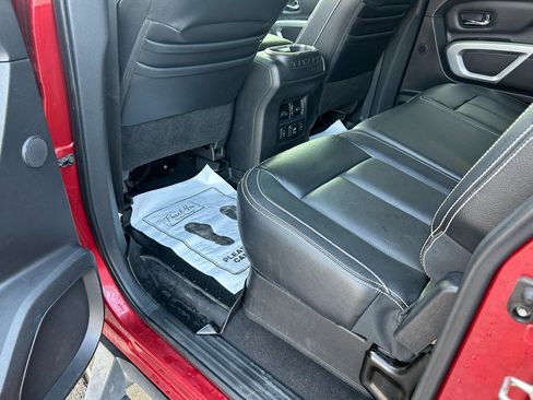 Used 2016 Nissan Titan PRO-4X w/ Pro-4x Convenience Package image 10