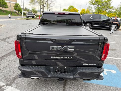 Used 2023 GMC Sierra 1500 Denali Ultimate AWD/4WD image 7