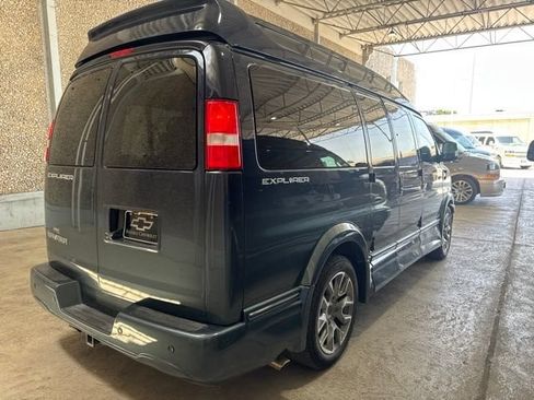 Used 2022 GMC Savana 2500 w/ Enhanced Convenience Package RWD image 4