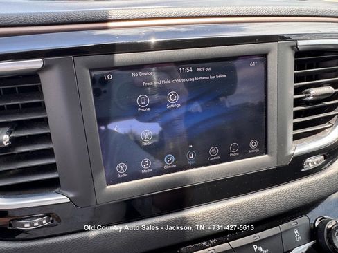 Used 2019 Chrysler Pacifica Touring-L FWD image 37