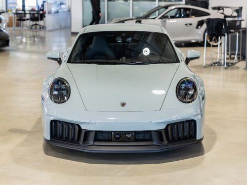 Used 2025 Porsche 911 Carrera GTS image 9