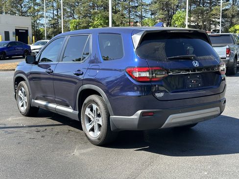 Used 2025 Honda Pilot EX-L image 10