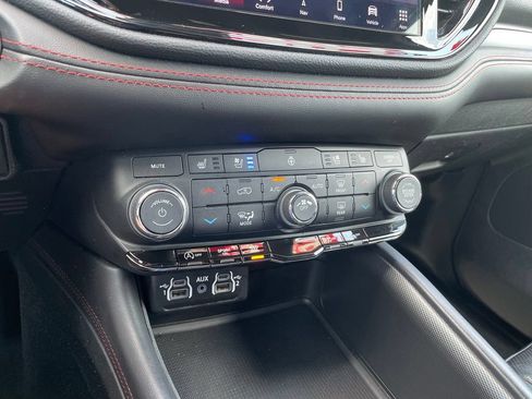 Used 2024 Dodge Durango GT AWD/4WD image 18