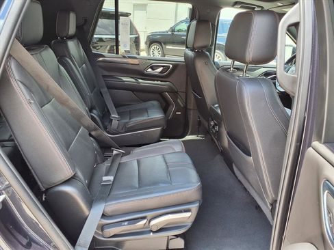Used 2022 Chevrolet Tahoe RST w/ Luxury Package RWD image 13
