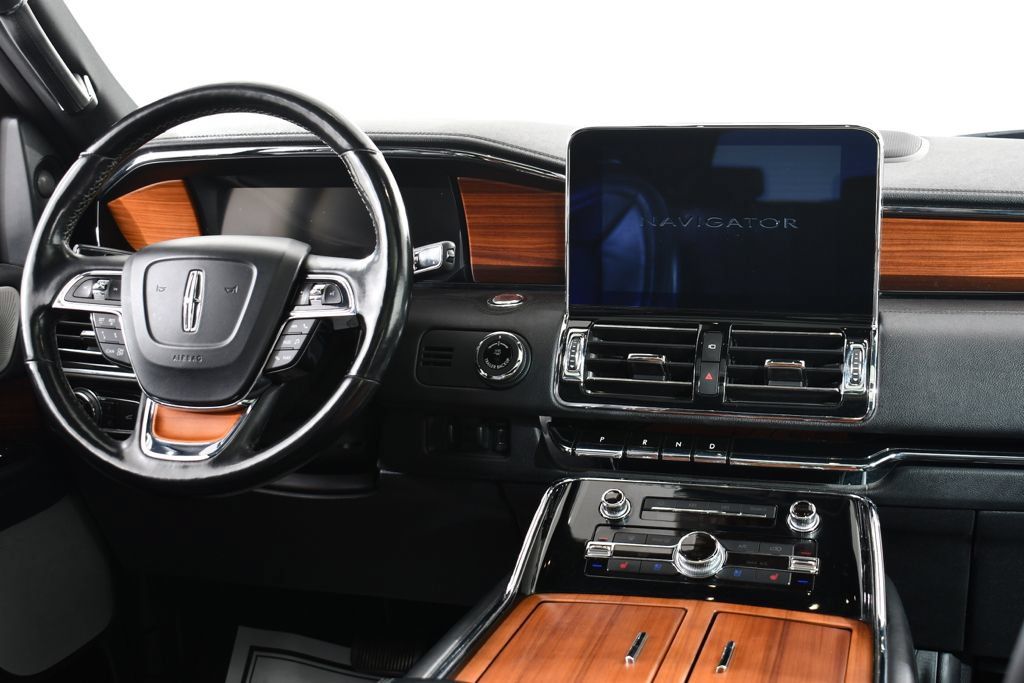 Used 2019 Lincoln Navigator L Reserve AWD/4WD image 8