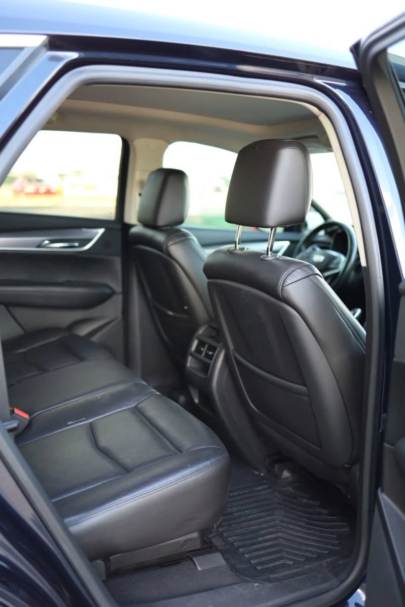 Used 2017 Cadillac XT5 Luxury w/ Driver Awareness Package AWD/4WD image 45