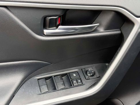 Used 2020 Toyota RAV4 XLE w/ Convenience Package AWD/4WD image 21