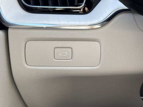 New 2026 Volvo XC60 B5 Ultra w/ Protection Package Premier image 20