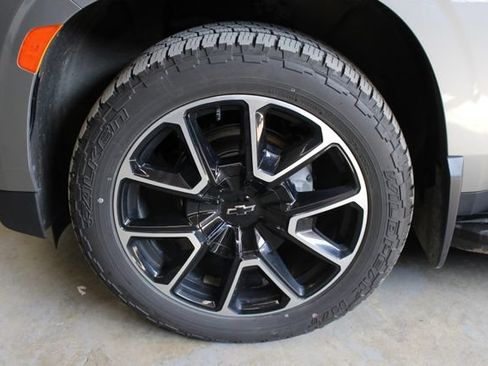 Used 2023 Chevrolet Tahoe RST AWD/4WD image 7
