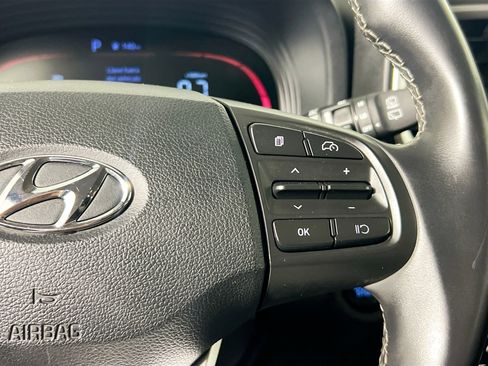 Used 2024 Hyundai Venue SEL FWD image 18
