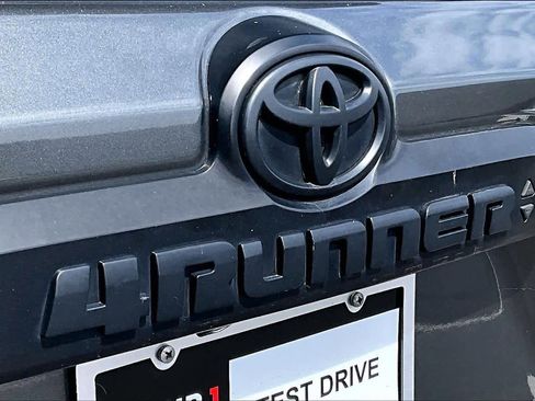 Used 2021 Toyota 4Runner TRD Off-Road Premium AWD/4WD image 30