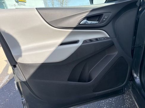 Used 2018 Chevrolet Equinox LS image 17