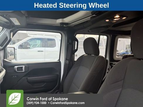 Used 2023 Jeep Wrangler Unlimited w/ Cold Weather Group image 7