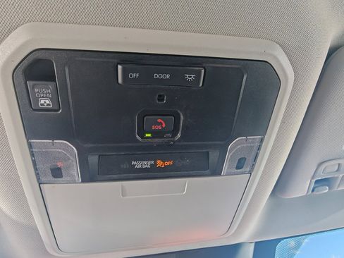 Used 2024 Toyota Tundra Limited image 31