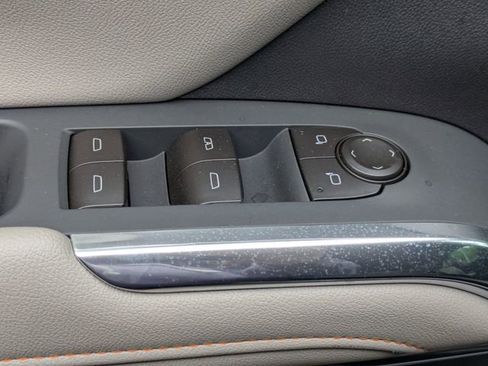 New 2026 Chevrolet Traverse LT FWD image 9