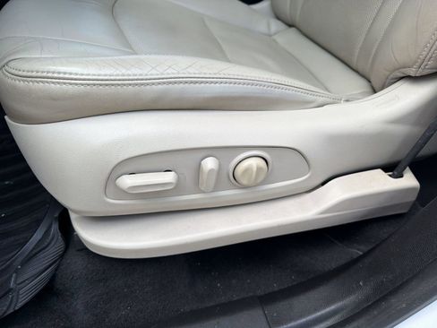 Certified 2018 Buick Enclave Essence FWD image 14