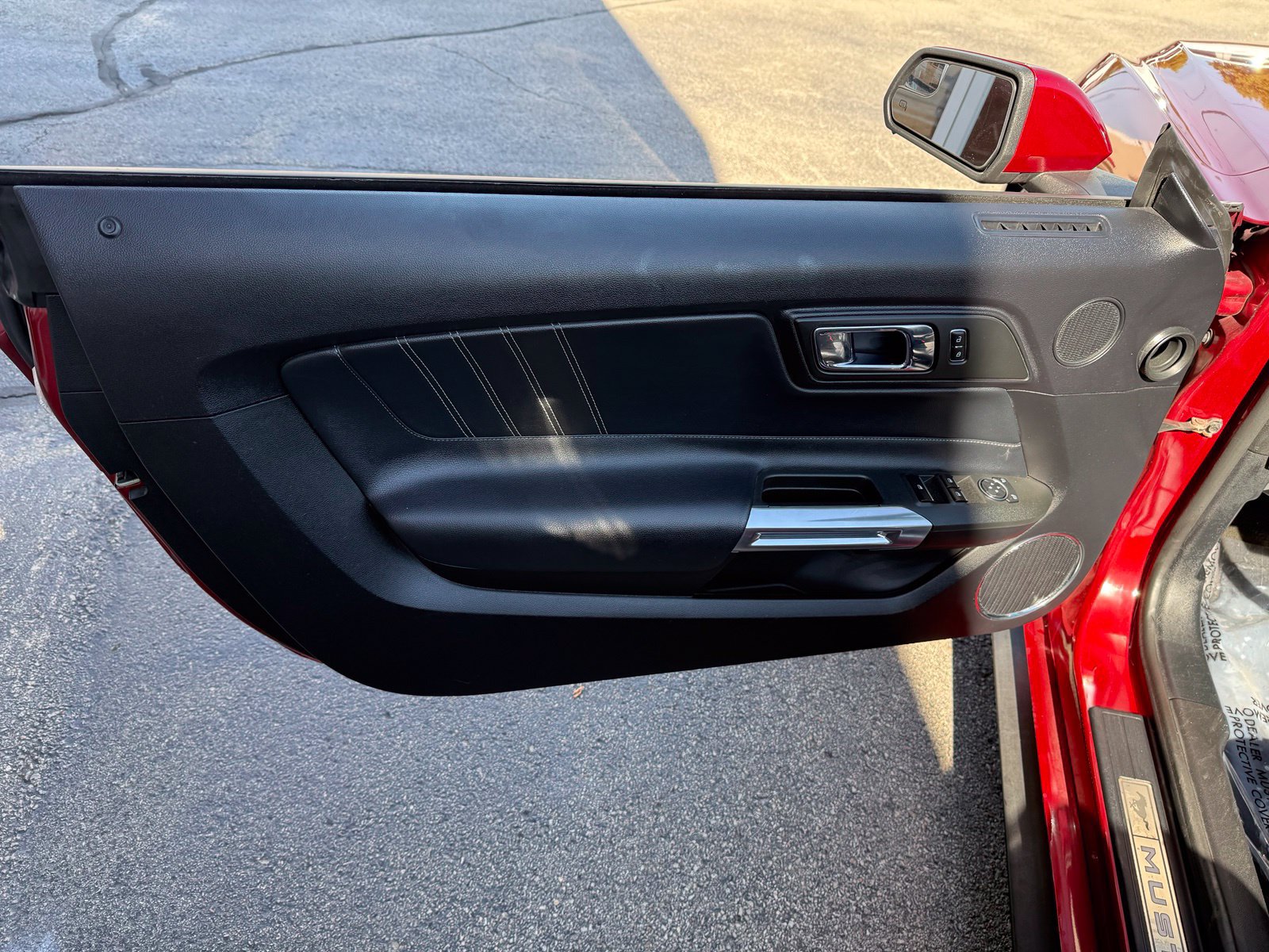 Used 2017 Ford Mustang Premium RWD image 10
