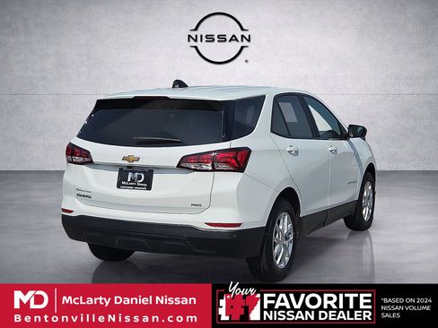 Used 2022 Chevrolet Equinox LS w/ LS Convenience Package AWD/4WD image 5