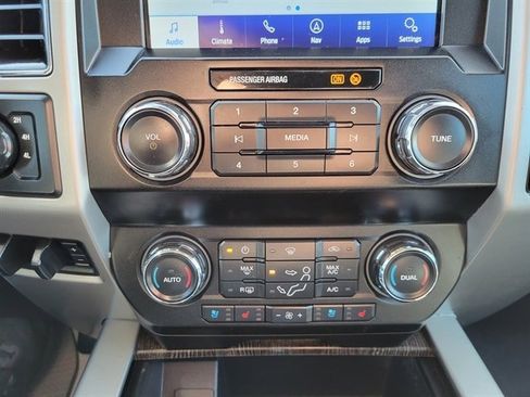 Used 2021 Ford F250 Lariat w/ Chrome Package image 18