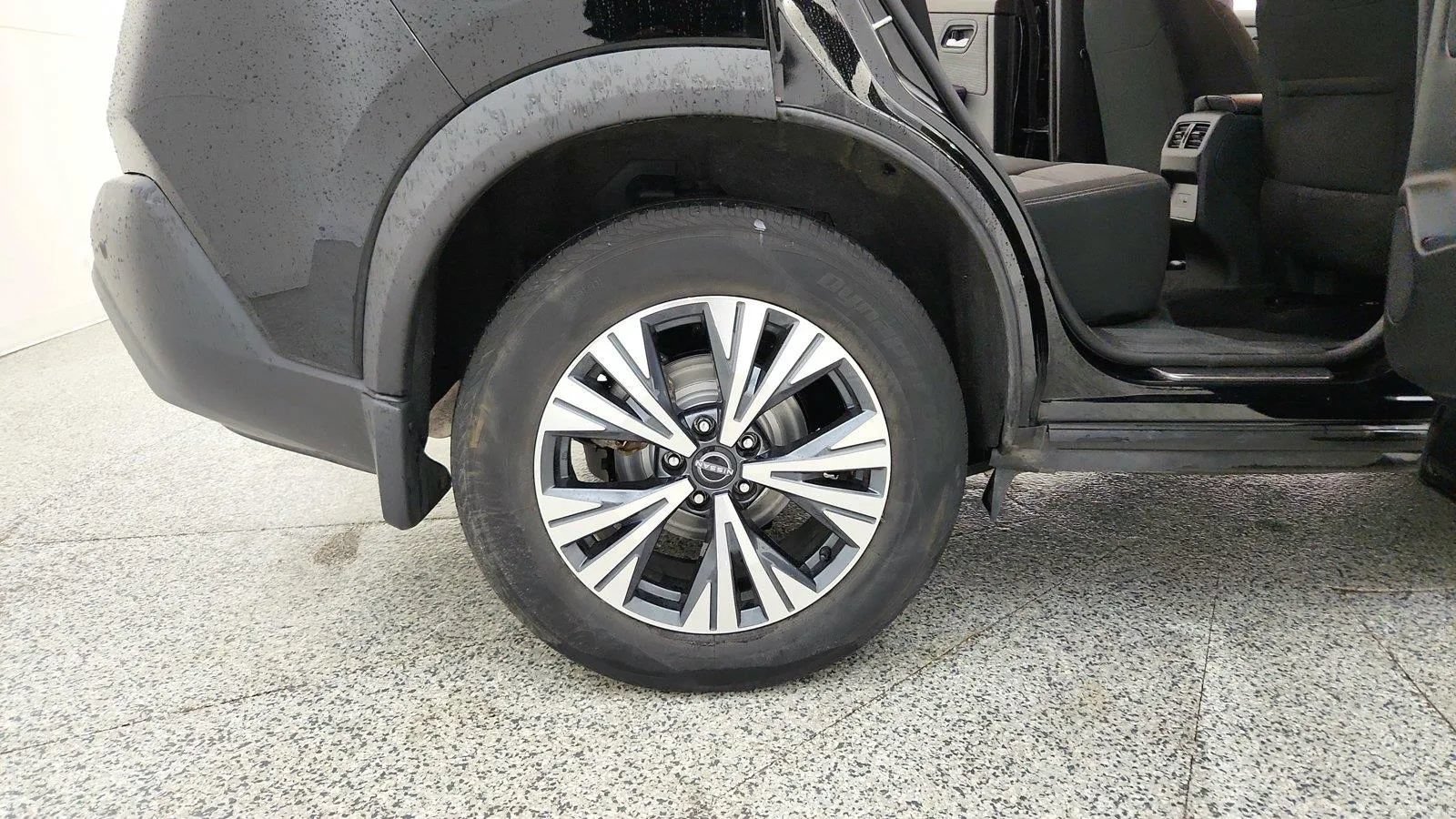 Used 2023 Nissan Rogue SV AWD/4WD image 30