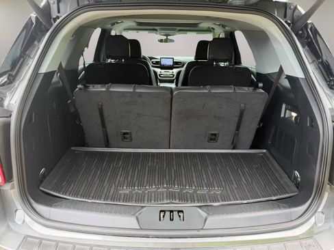 Used 2023 Ford Explorer XLT w/ Equipment Group 202A AWD/4WD image 39